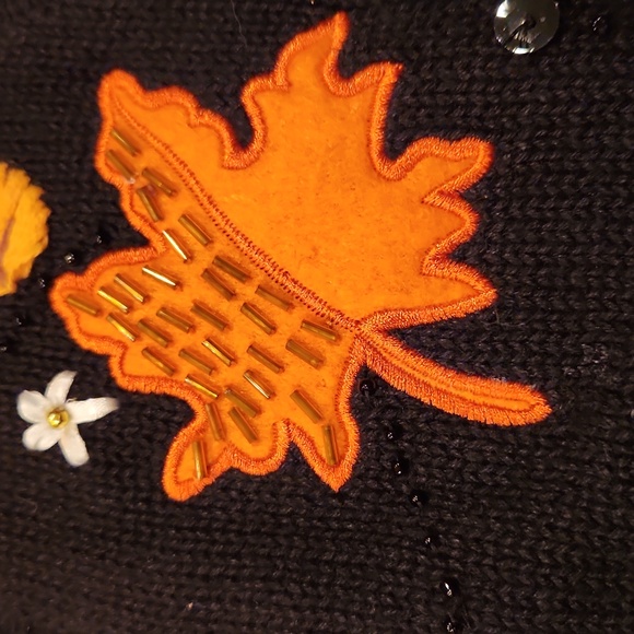 Falling embellished leaves vest - Picture 4 of 6